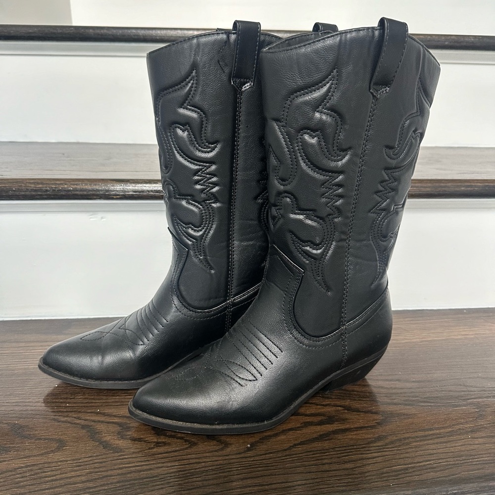 Soda Black Heeled Western Boots